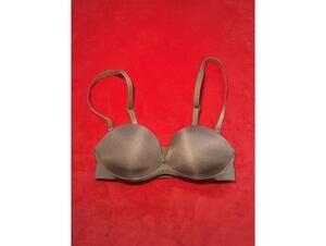 NWOT Skims Ultimate Push Up Strapless Bra Color Jasper Size 30A